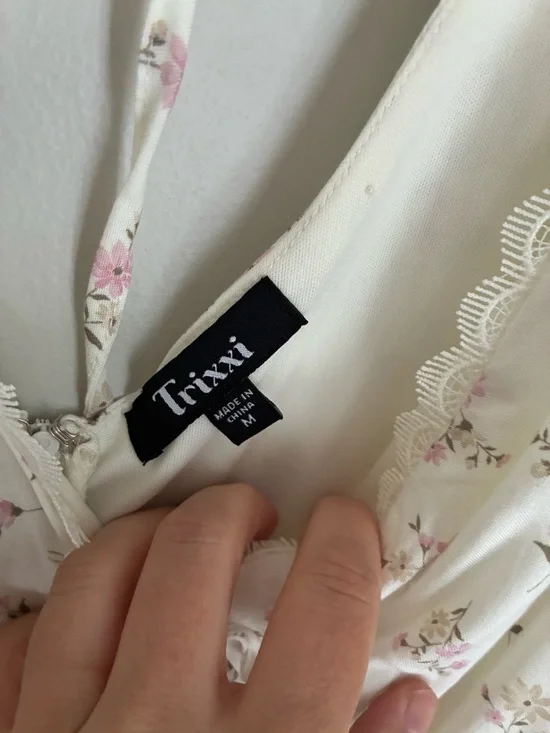 Trixxi Cottagecore Feminine Romper Size Medium - Picture 4 of 6